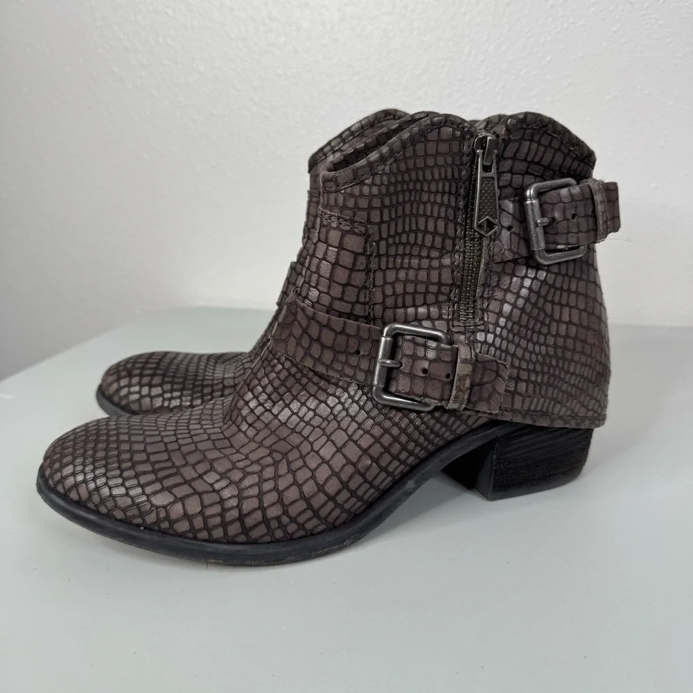 Donald Pliner Dalis Python Print Ankle Boots‎ Size 8